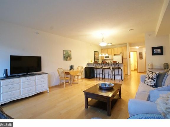 4th image of 2540 38th Ave NE Unit 307