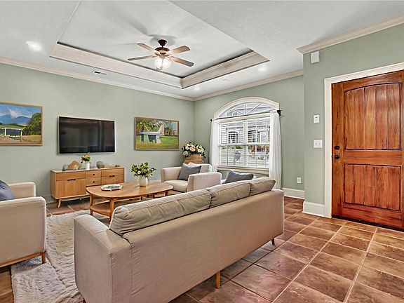 3rd image of 108 Bur Oak Dr