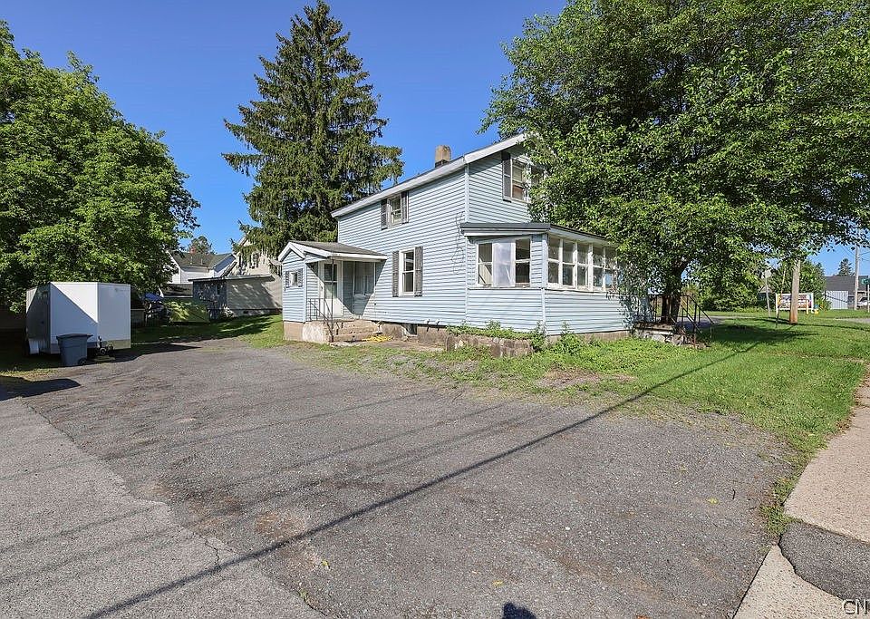 1st image of 602 S 4th St