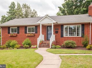 6010 McKinley St, Bethesda, MD 20817