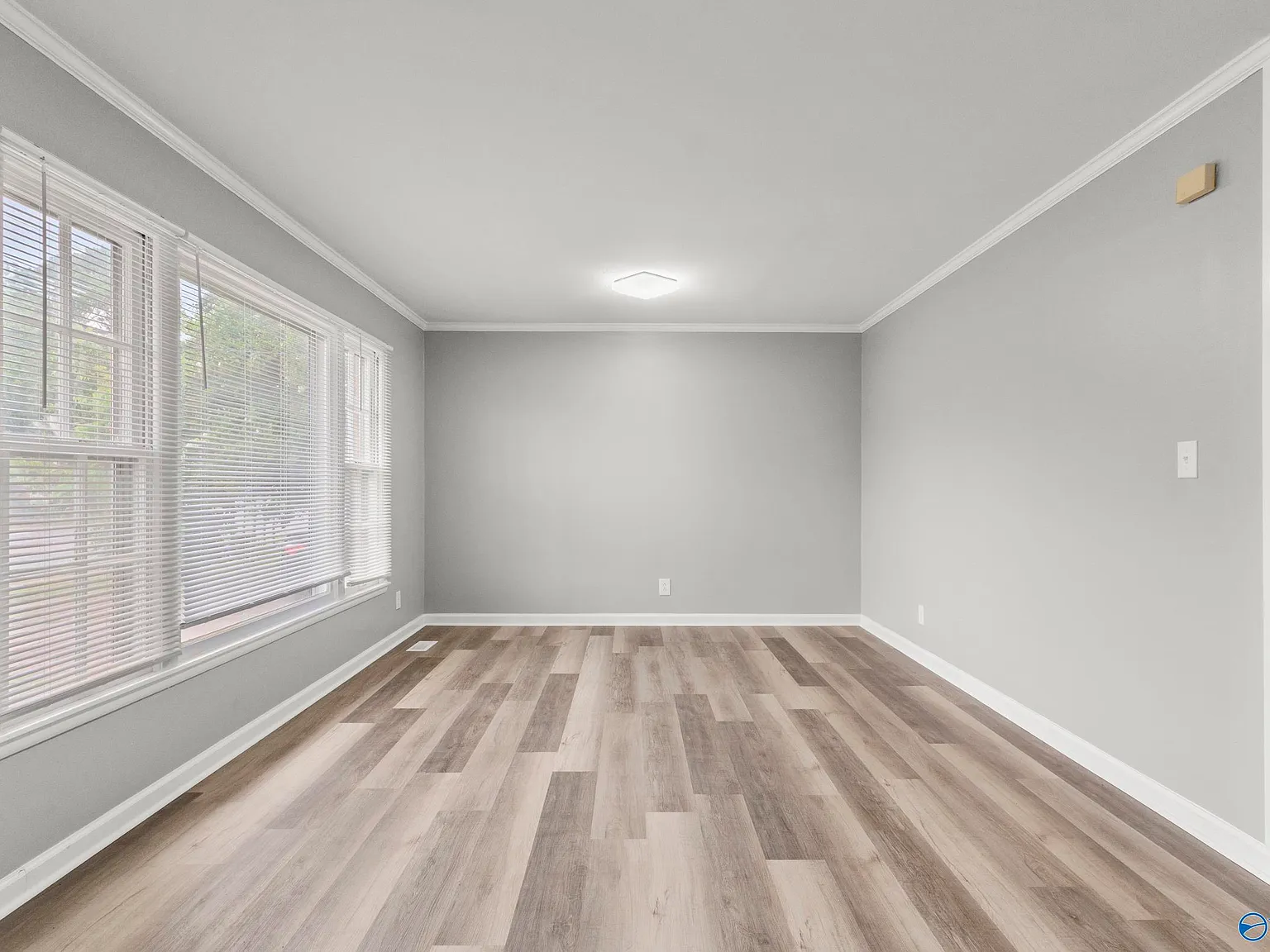 3 bed, 1.5 bath, 1850 sqft, $1,475 — Photo 4