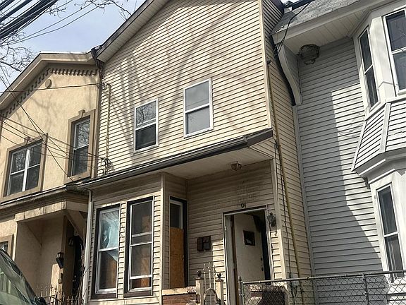 4th image of 94 Garside St