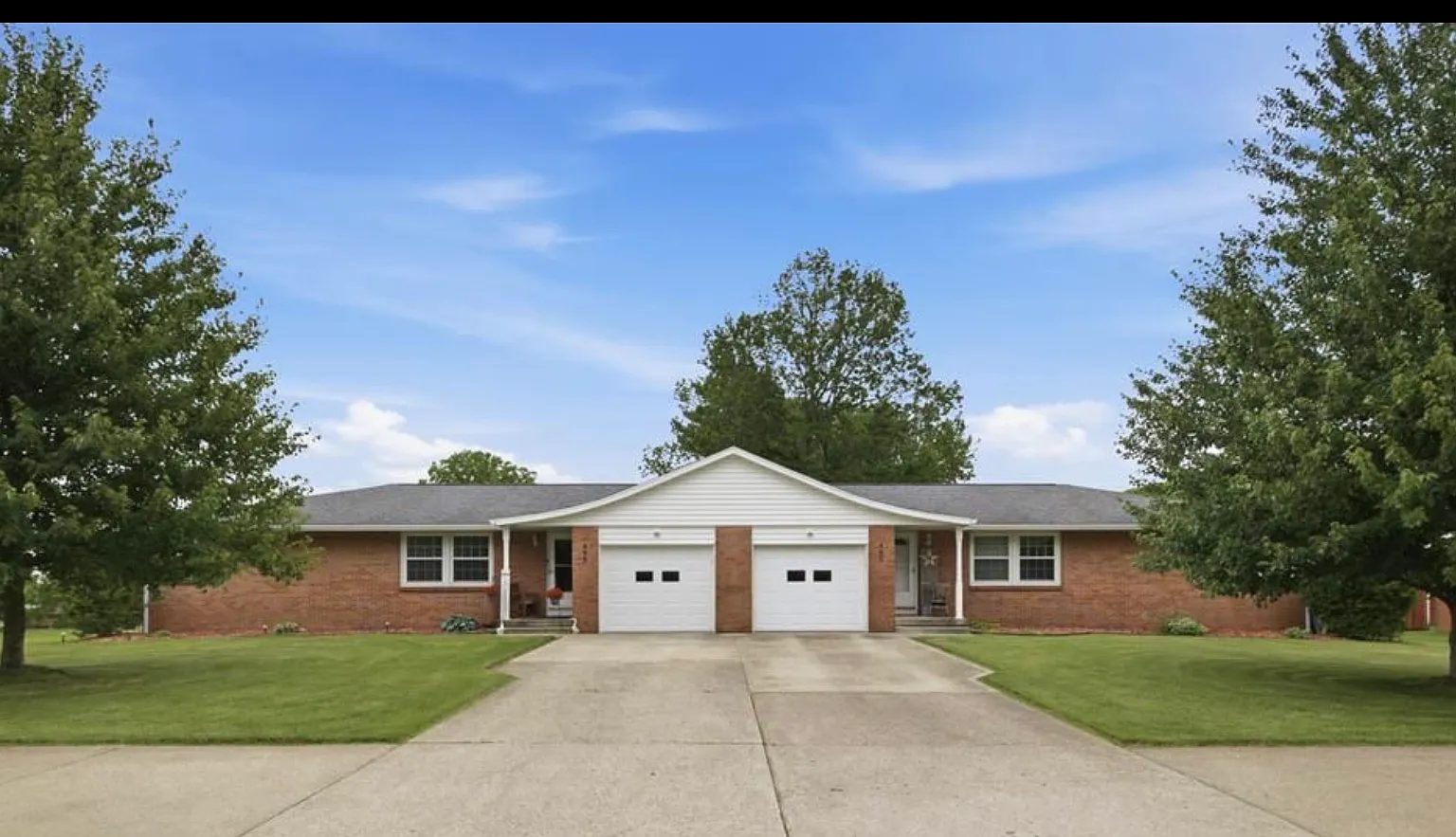 3 bed, 1.5 bath, 1260 sqft, $1,300 — Photo 1