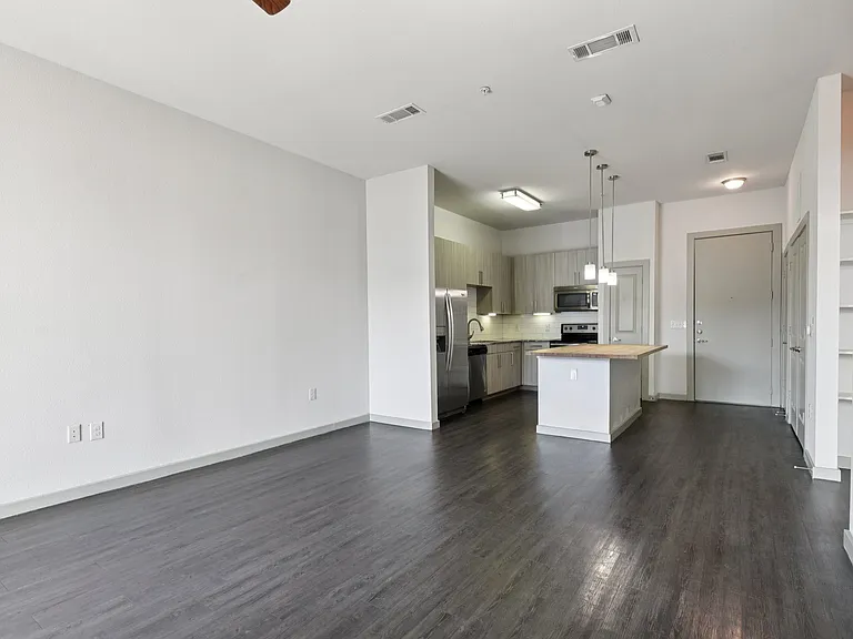 Rivera on Broadway Apartments — Photo 89