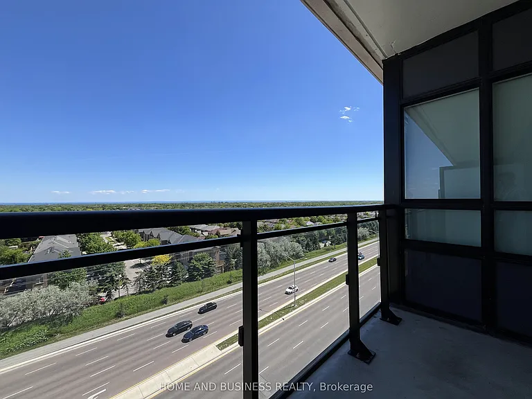 395 Dundas St W #816 — Photo 19