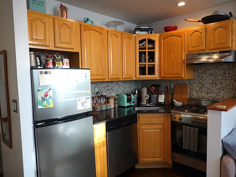 258 Clinton Ave #4-R — Photo 7