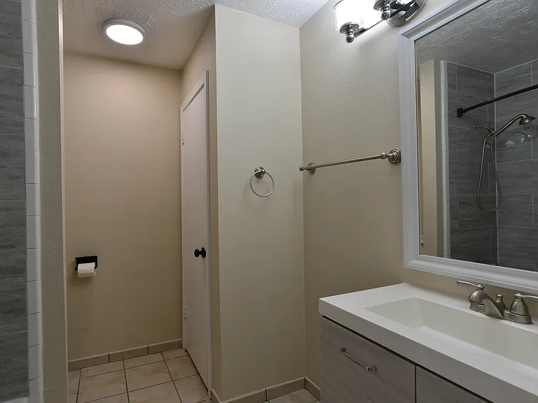16246 New Field Dr — Photo 7
