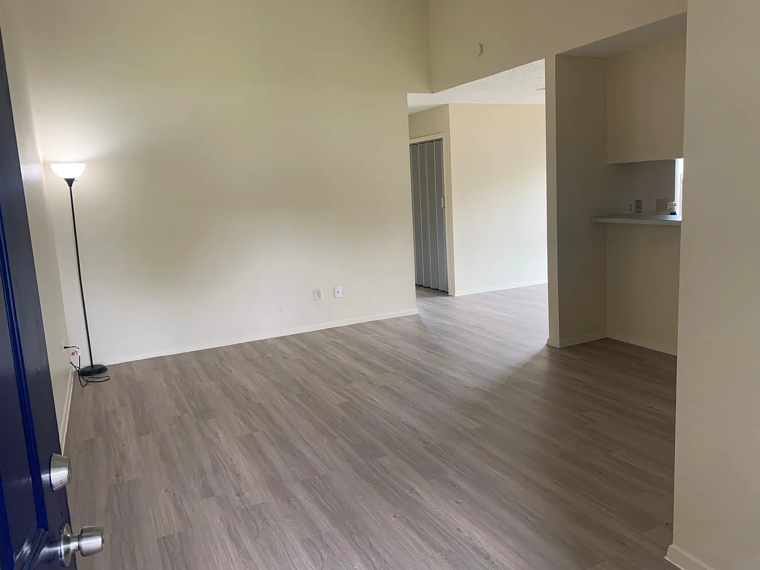 2 bed, 1.0 bath, 900 sqft, $1,375 — Photo 3