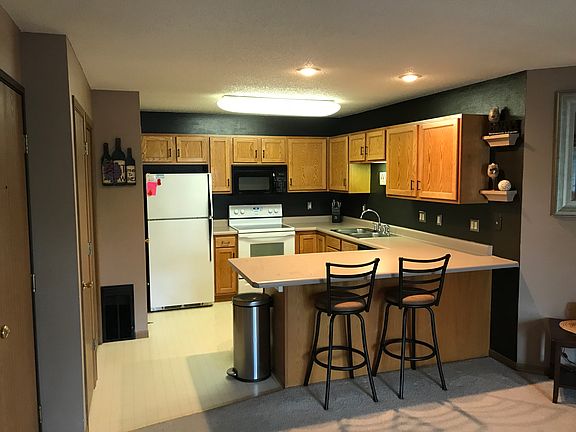 3rd image of 140 Shannon Dr Unit 10