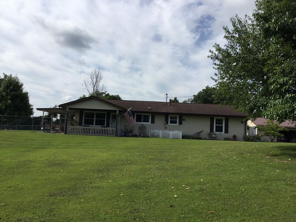 1st image of 64468 Chestnut Ln