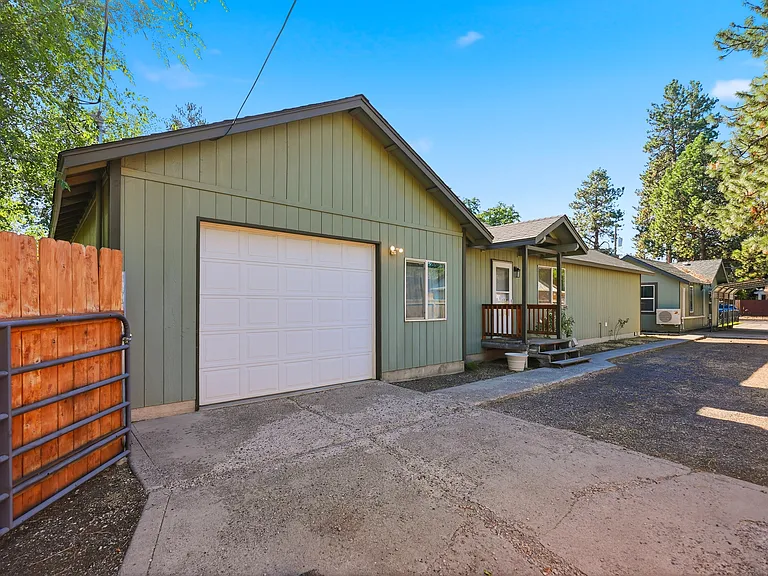 510 NE Quimby Ave #2 — Photo 1