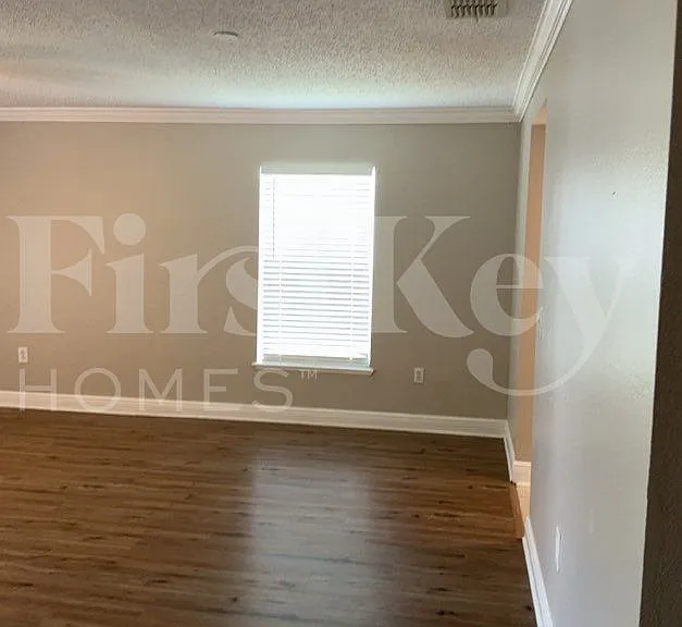 2458 Arslan St — Photo 2