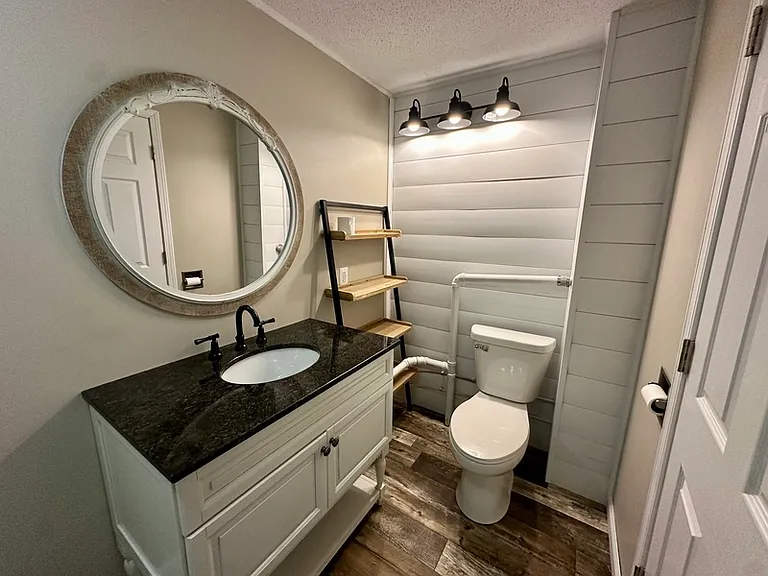 922 Center Point Rd NE — Photo 13