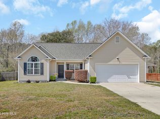 203 Everett Yopp Dr, Sneads Ferry, NC 28460