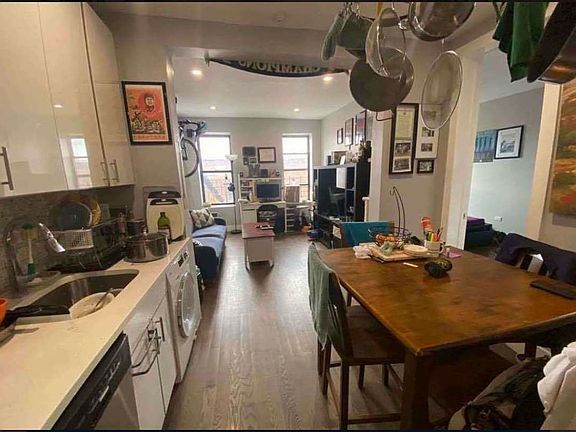 5th image of 318 E 126th St #9