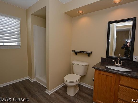 2nd image of 307 N Center St