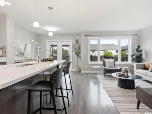 334 Dickson CRESCENT, Saskatoon, SK S7T 0T8