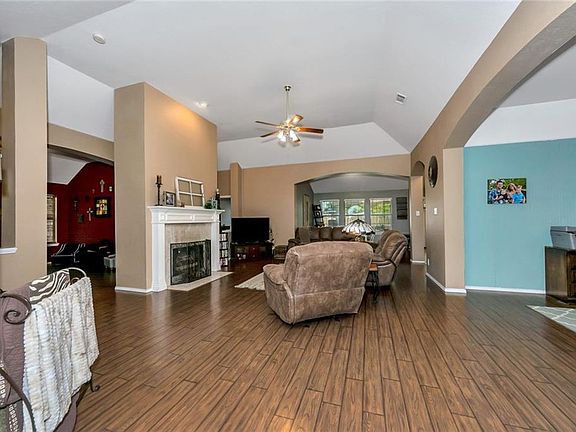 3rd image of 8628 Scotts Bluff Ct