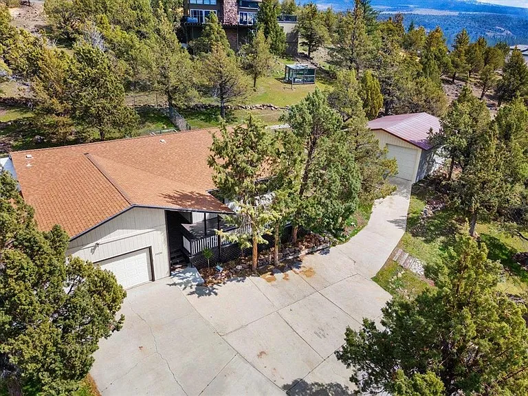15136 Driftwood Ln — Photo 2