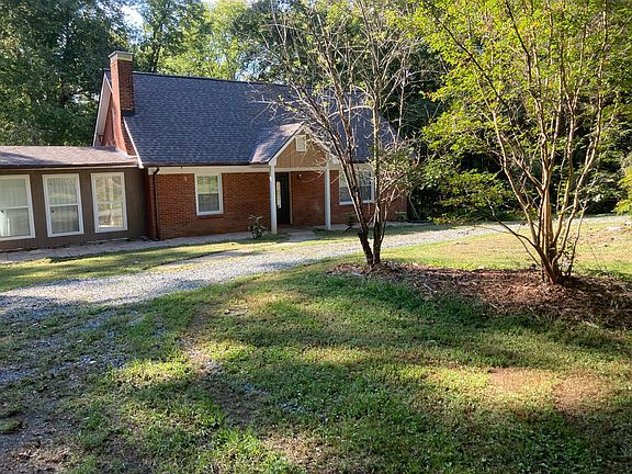 3rd image of 900 Sesame Rd