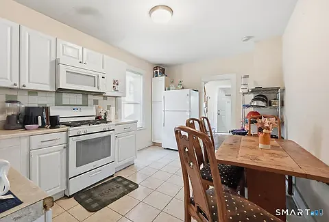 33 Baggott St — Photo 4