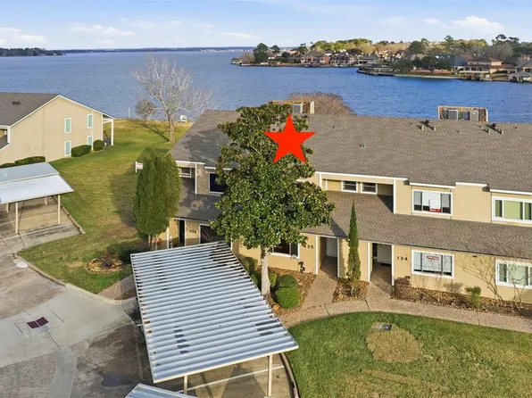 135 April Point Dr S, Montgomery, TX 77356