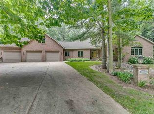 4220 River Forest Cir, Pulaski, WI 54162