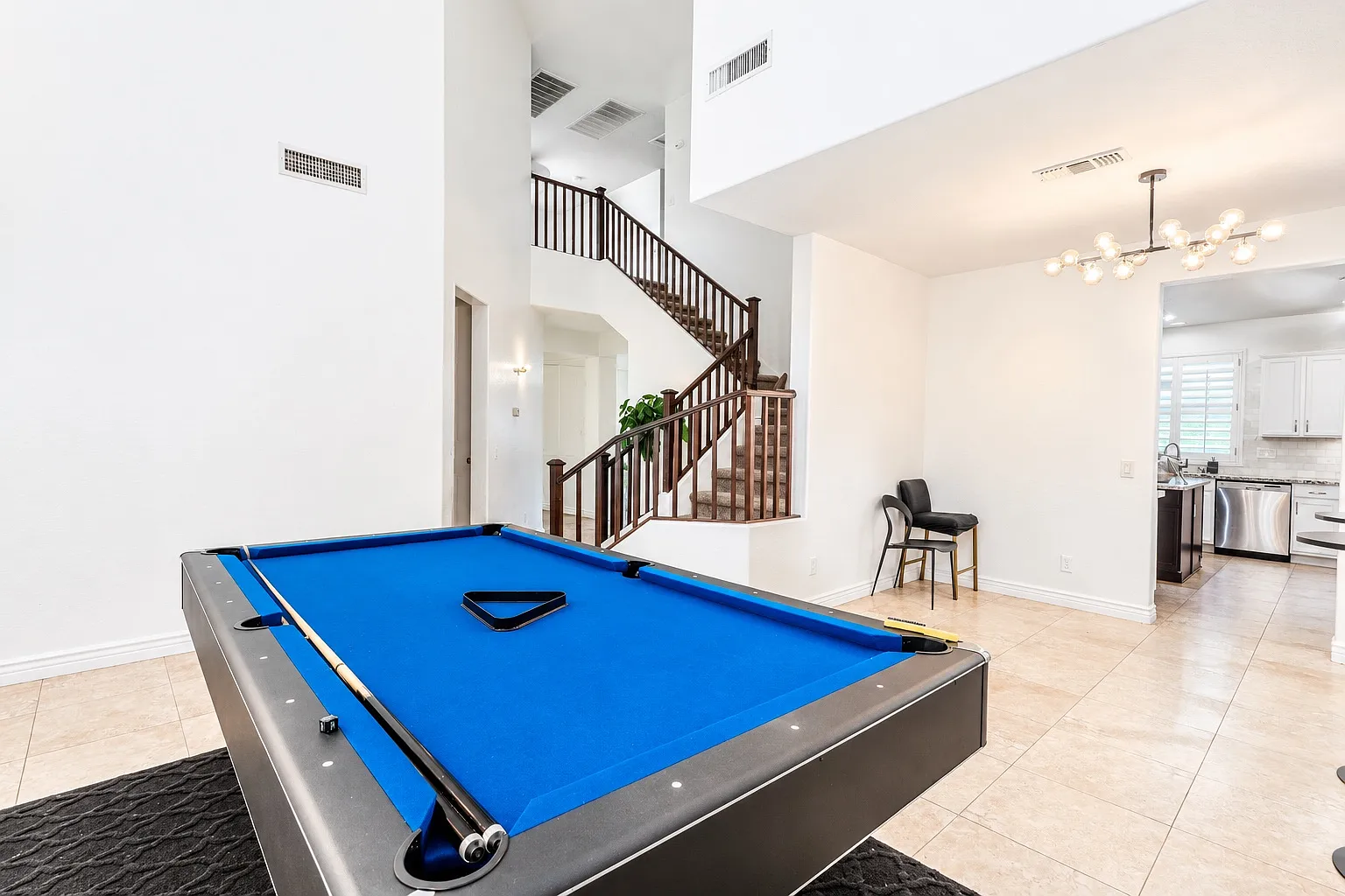 4 bed, 2663 sqft, $2,999 — Photo 3