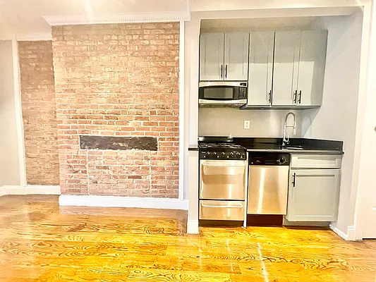 Rented by Century 21 Premier  | media 7