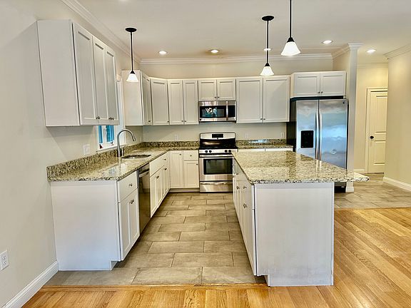 3rd image of 299 Cabot St #2