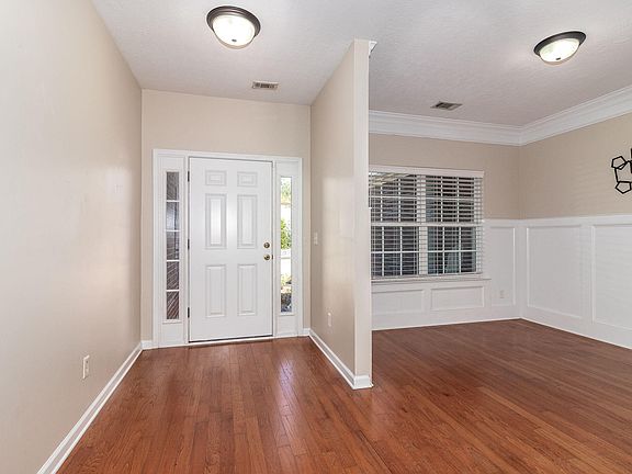 3rd image of 1934 Huron Dr