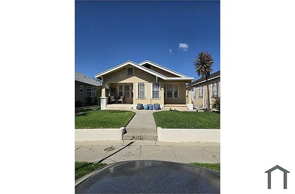 Building Photo - 857 W 50th Pl