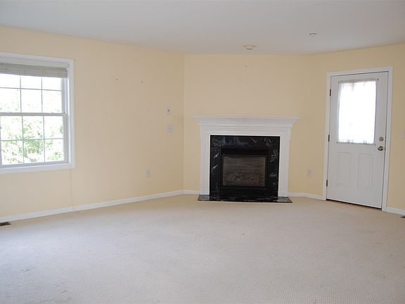 5th image of 225A Belknap Dr #A