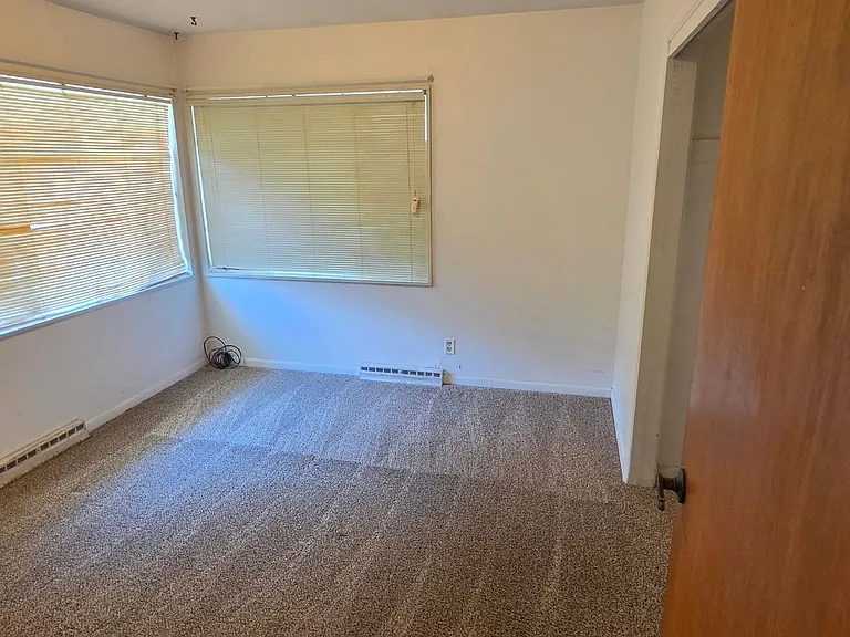 2524 N Elizabeth St — Photo 4