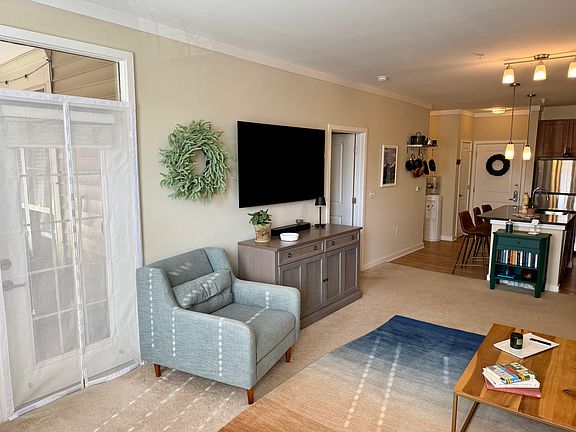 5th image of 2850 Cherry St APT 203