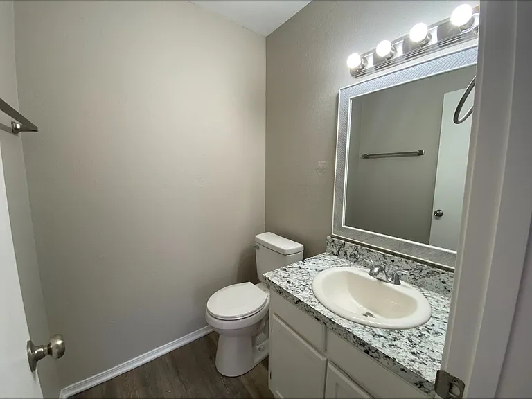 5301 E 32nd Pl #B — Photo 11