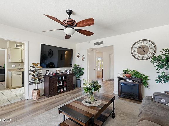3rd image of 2441 S HONEYSUCKLE Circle