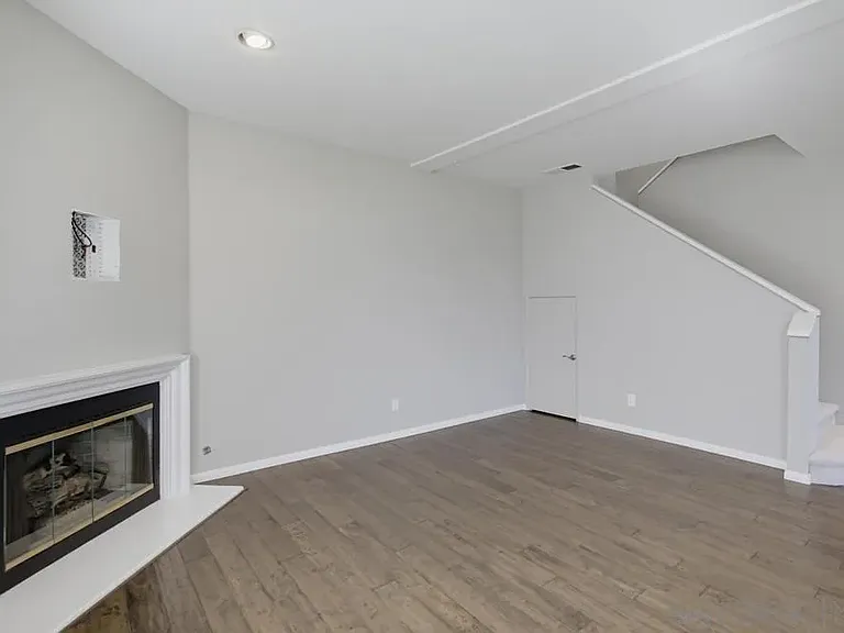 7130 Calabria Ct #E — Photo 29
