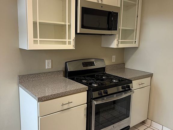 3rd image of 2495 Madison Rd #29