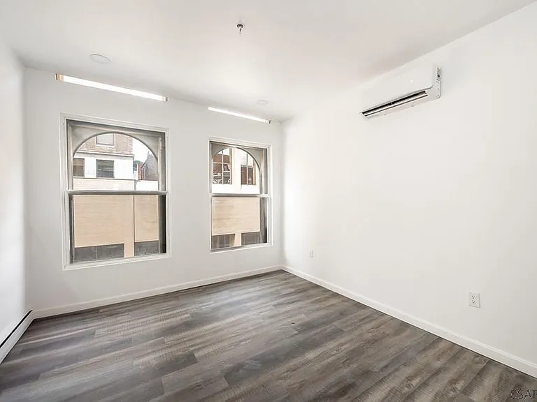 215 Franklin St #301 — Photo 5