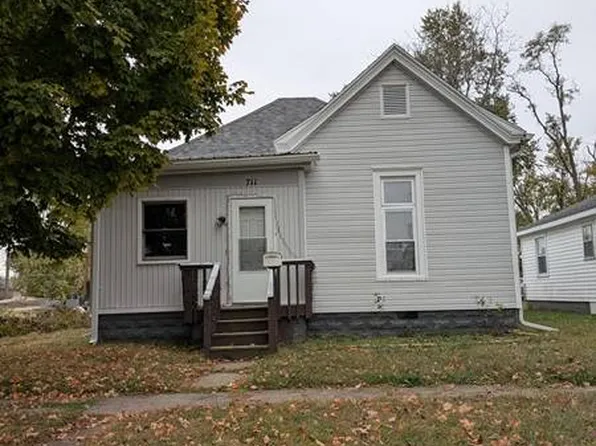 711 W 6th St, Mount Carmel, IL 62863