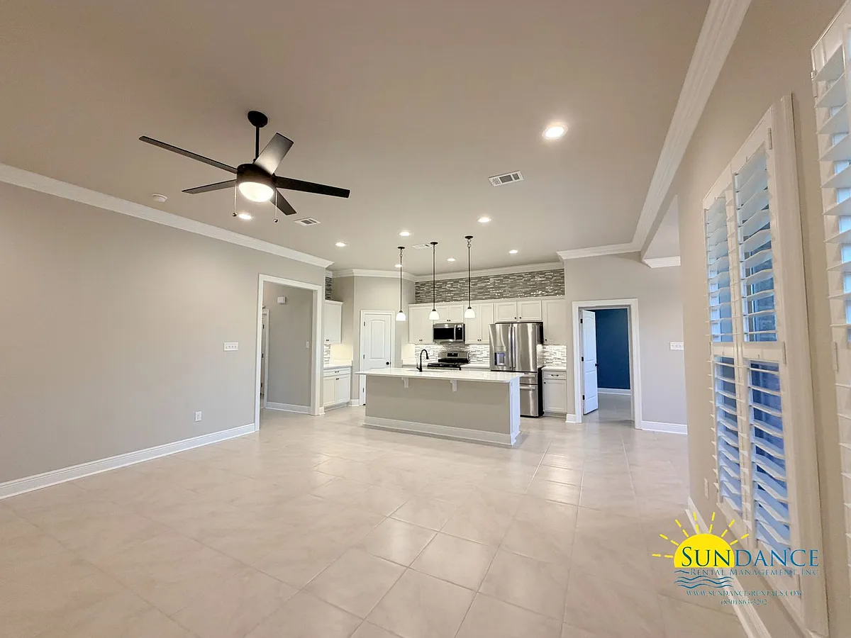 Building Photo - 215 Hydrangea Blvd