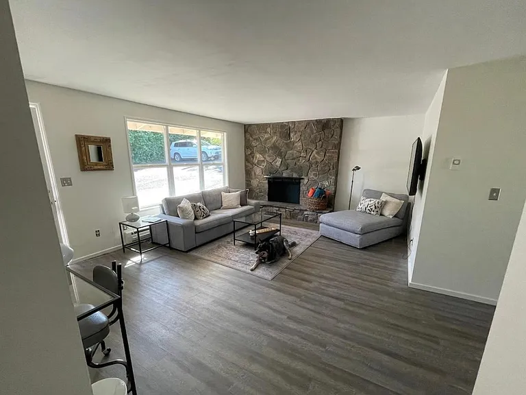 4493 Riverview Ave #2 — Photo 4