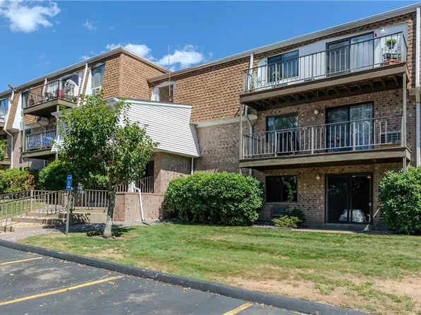 750 Quaker Ln #B308, Warwick, RI 02889
