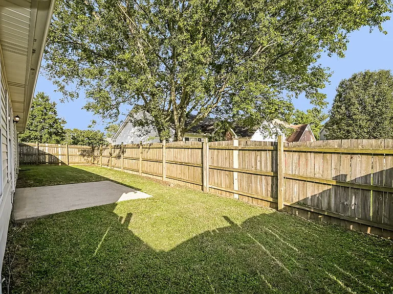 1147 Melvin Dr — Photo 16