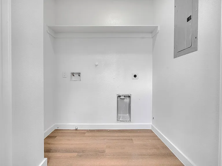 1052 N Lane St — Photo 20