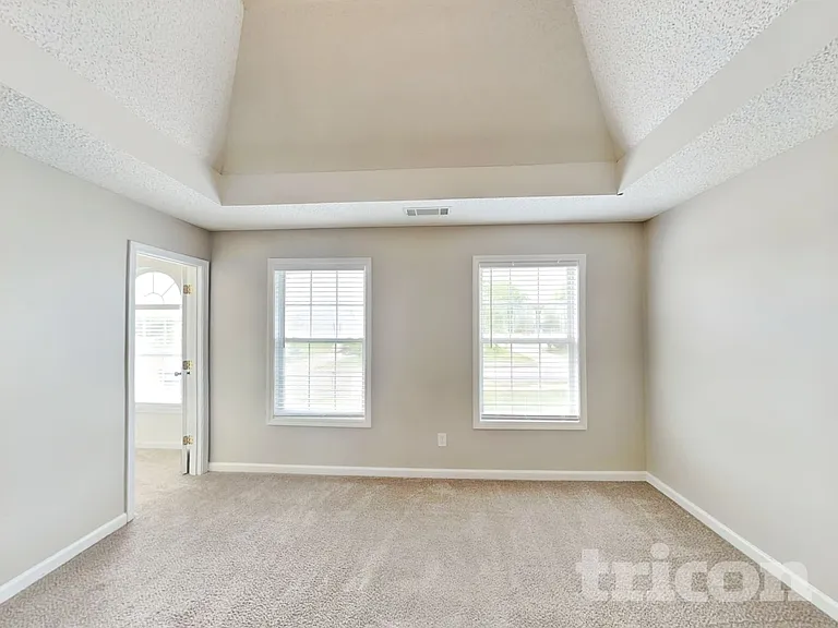 1055 Maria Dr — Photo 8