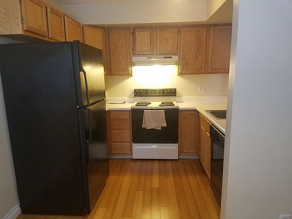 kitchen, includes all apliances
