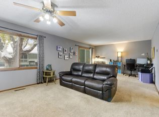 133 Canabury Ct, Little Canada, MN 55117