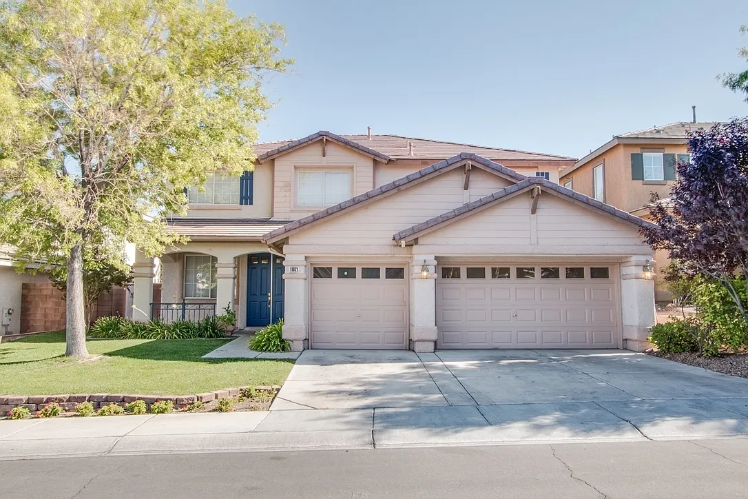 Beautiful 5 bedroom 3 bath Summerlin home! — Photo 1